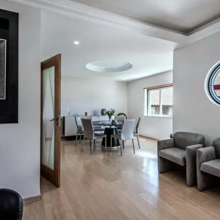 Villa Stunnig 5 Bedroom Private Pool With Cinema Quarteira