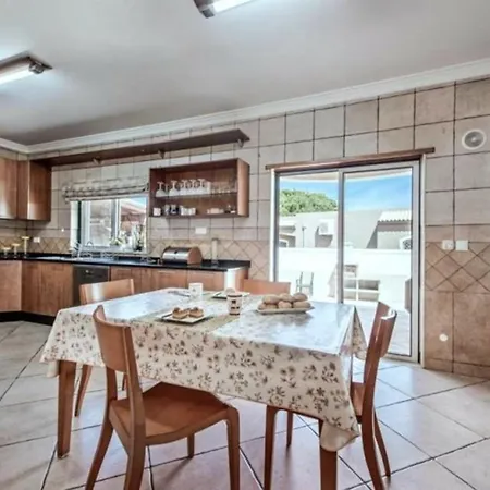 Stunnig 5 Bedroom Private Pool With Cinema *
