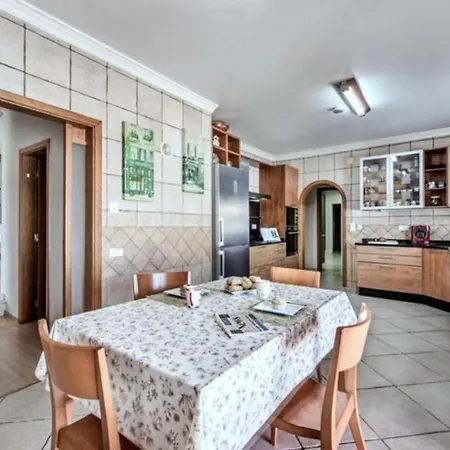 Stunnig 5 Bedroom Private Pool With Cinema * Quarteira