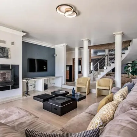 Stunnig 5 Bedroom Private Pool With Cinema