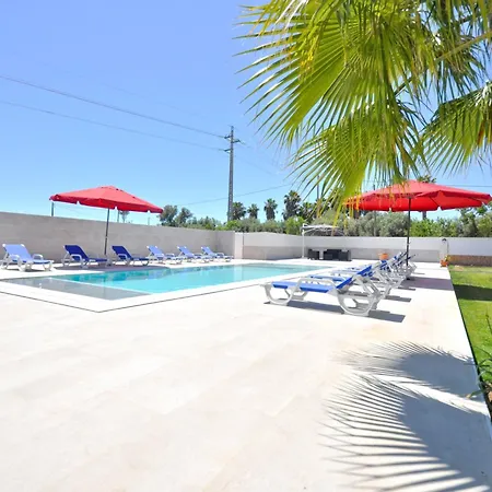 Villa Stunnig 5 Bedroom Private Pool With Cinema Quarteira
